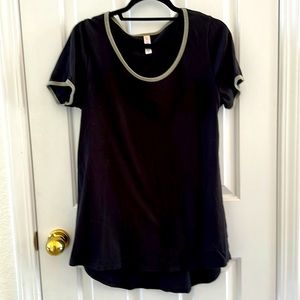 LuLaRoe solid black tunic